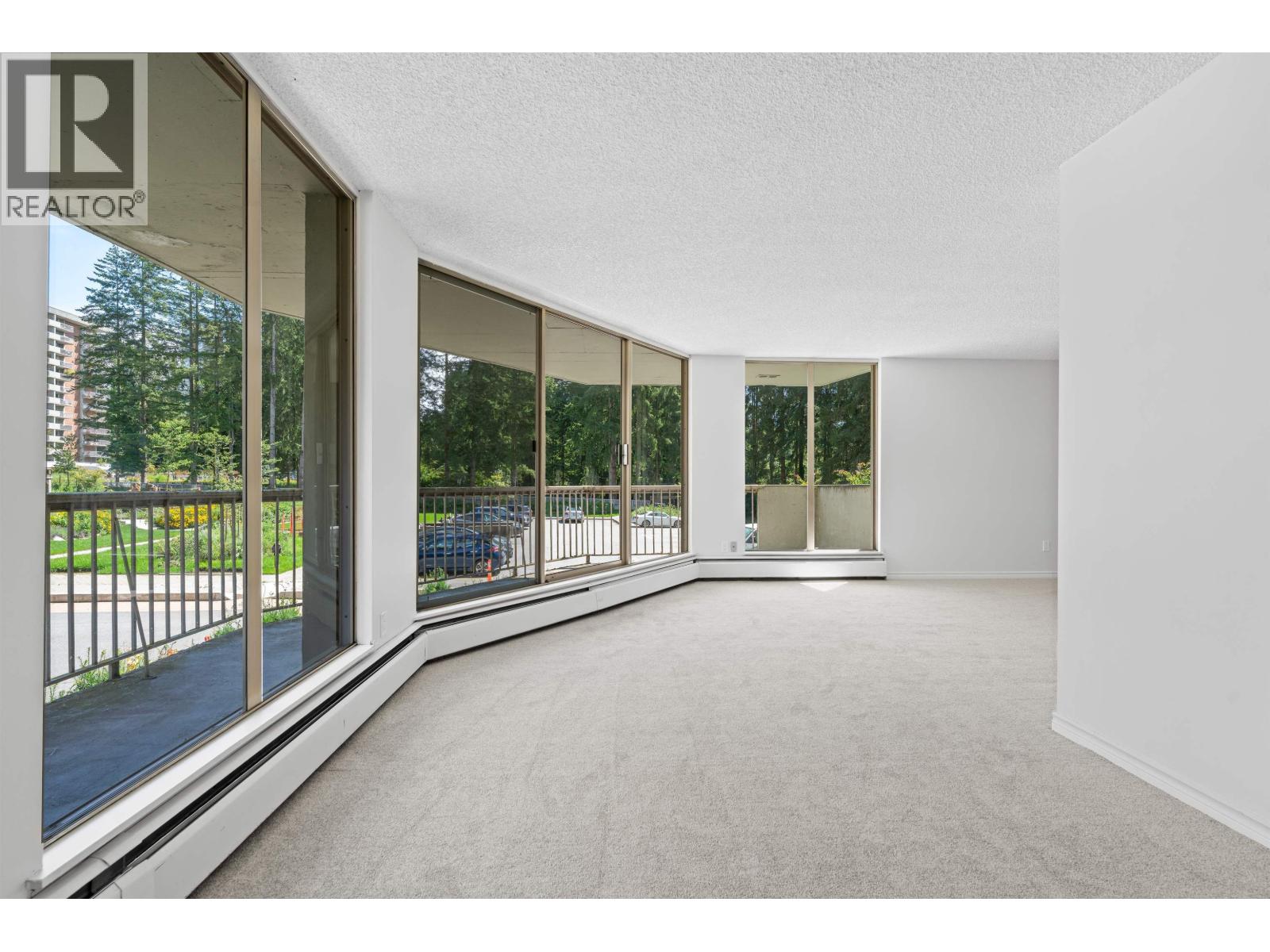 208 2024 FULLERTON Avenue - photo 2