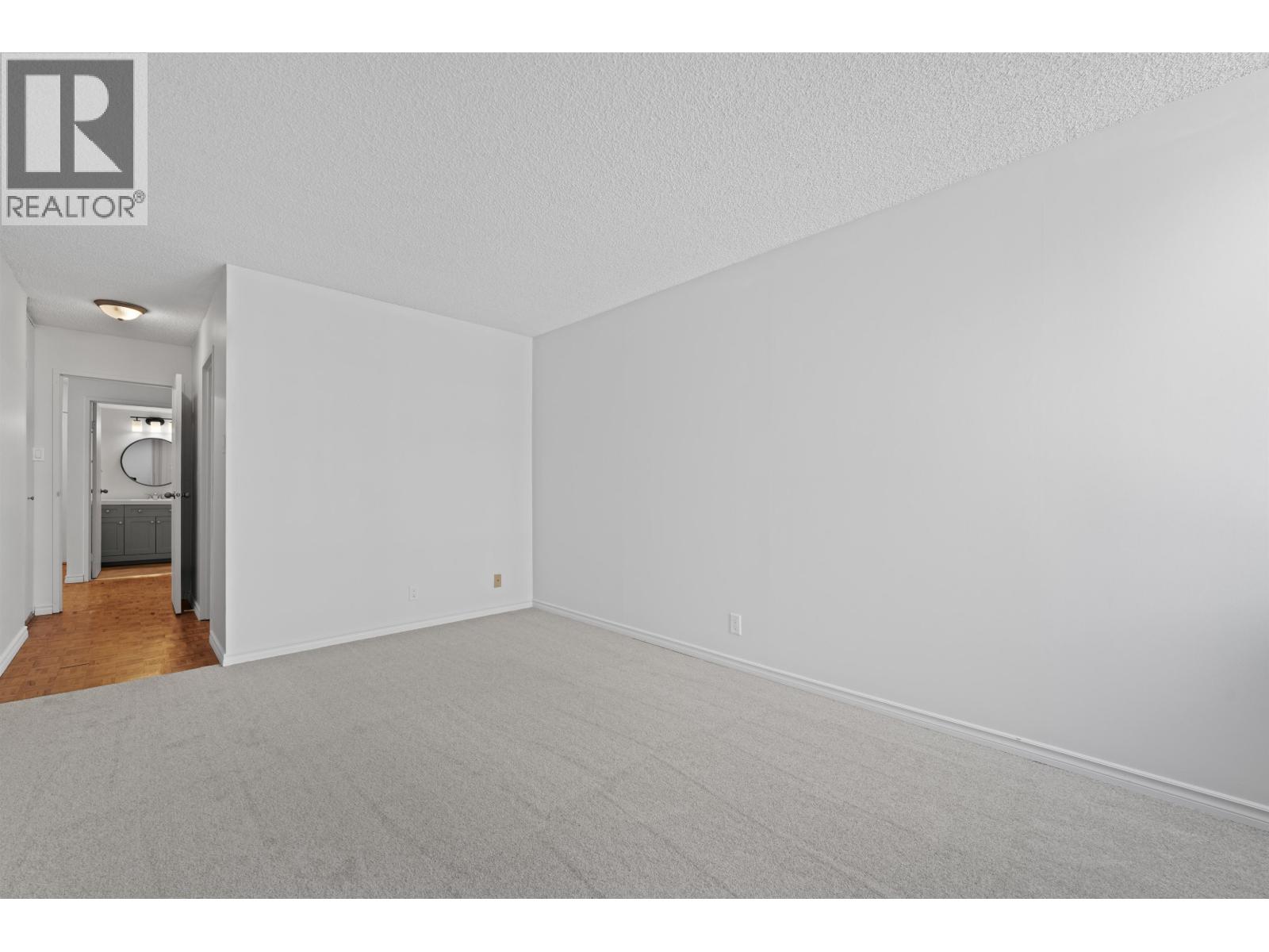 208 2024 FULLERTON AVENUE, North Vancouver