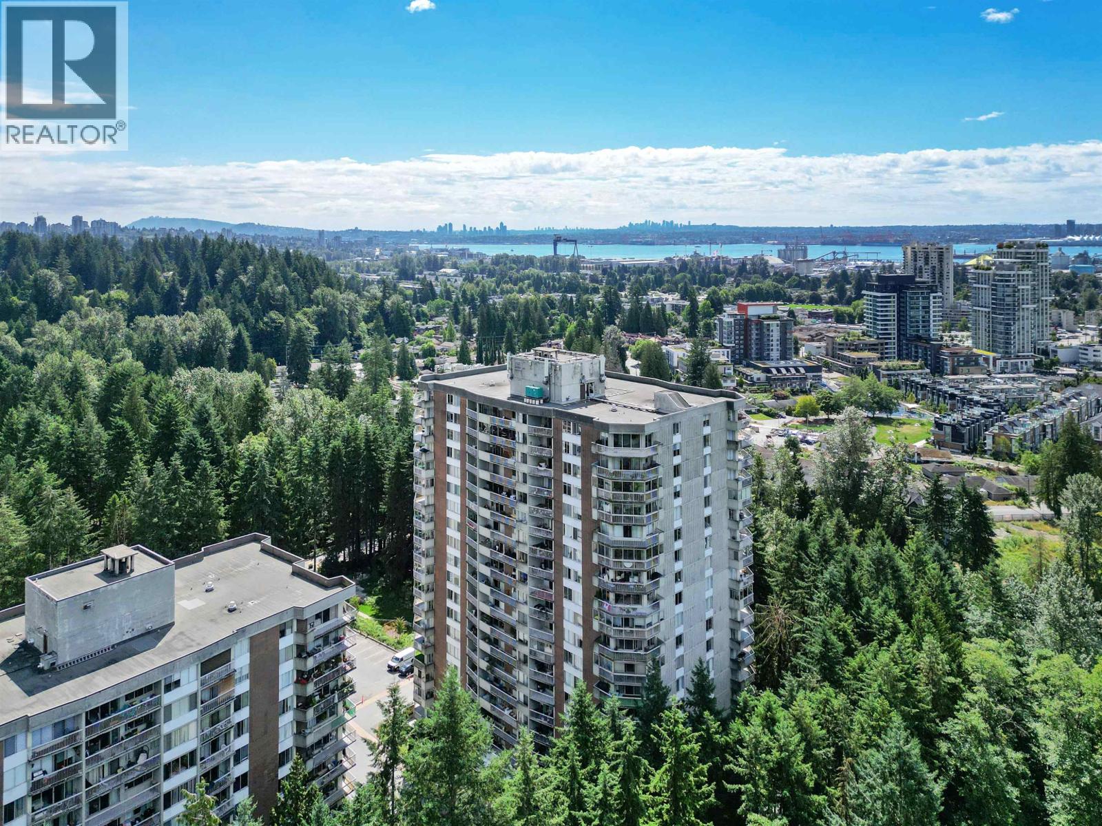 208 2024 FULLERTON AVENUE, North Vancouver