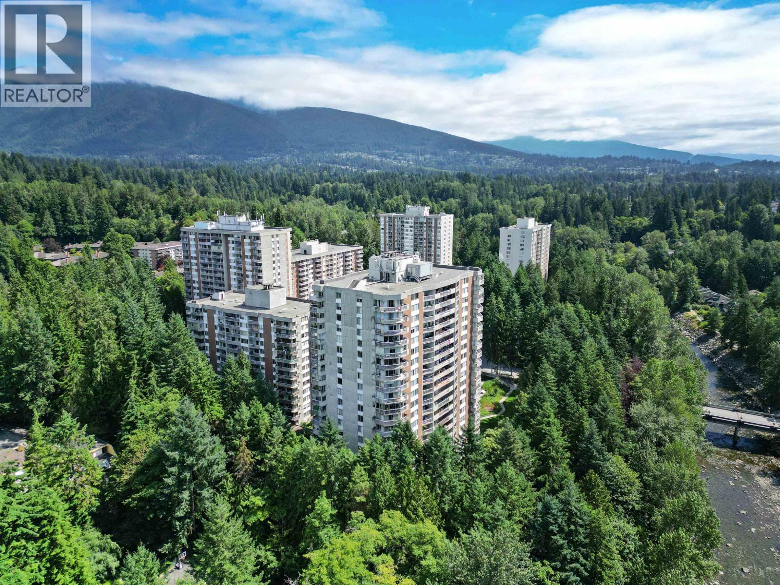 208 2024 FULLERTON AVENUE, North Vancouver