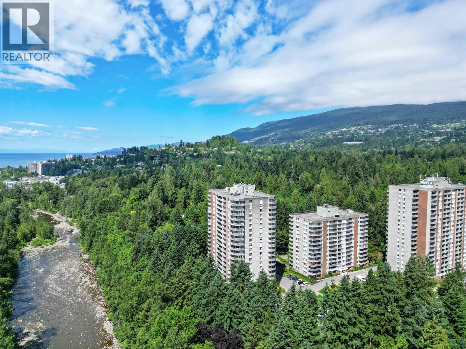 208 2024 FULLERTON AVENUE, North Vancouver
