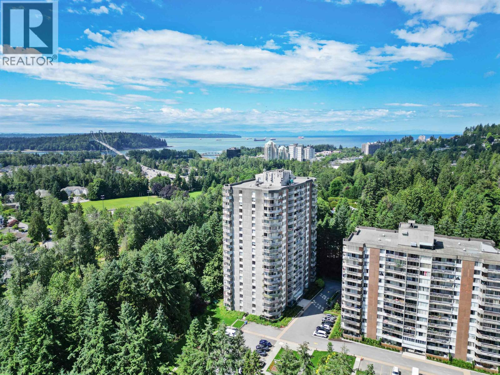 208 2024 FULLERTON AVENUE, North Vancouver