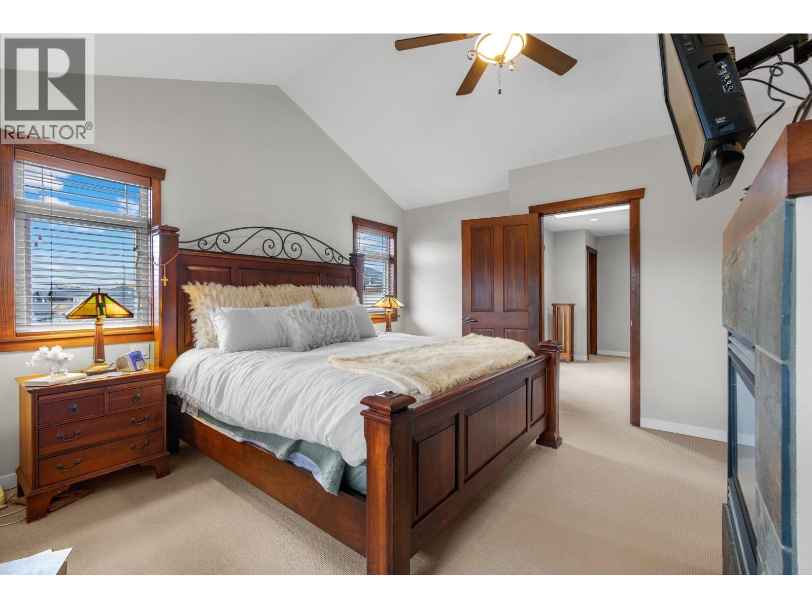 186 MACDONALD AVENUE, Burnaby