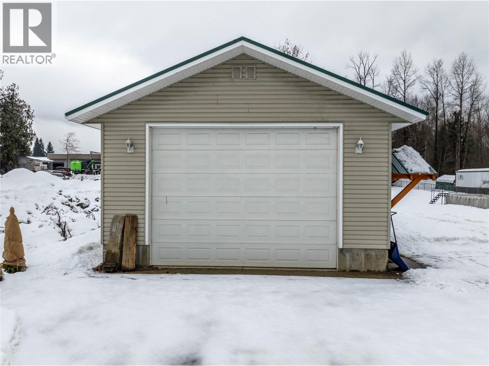 749 Big Eddy Road, Revelstoke