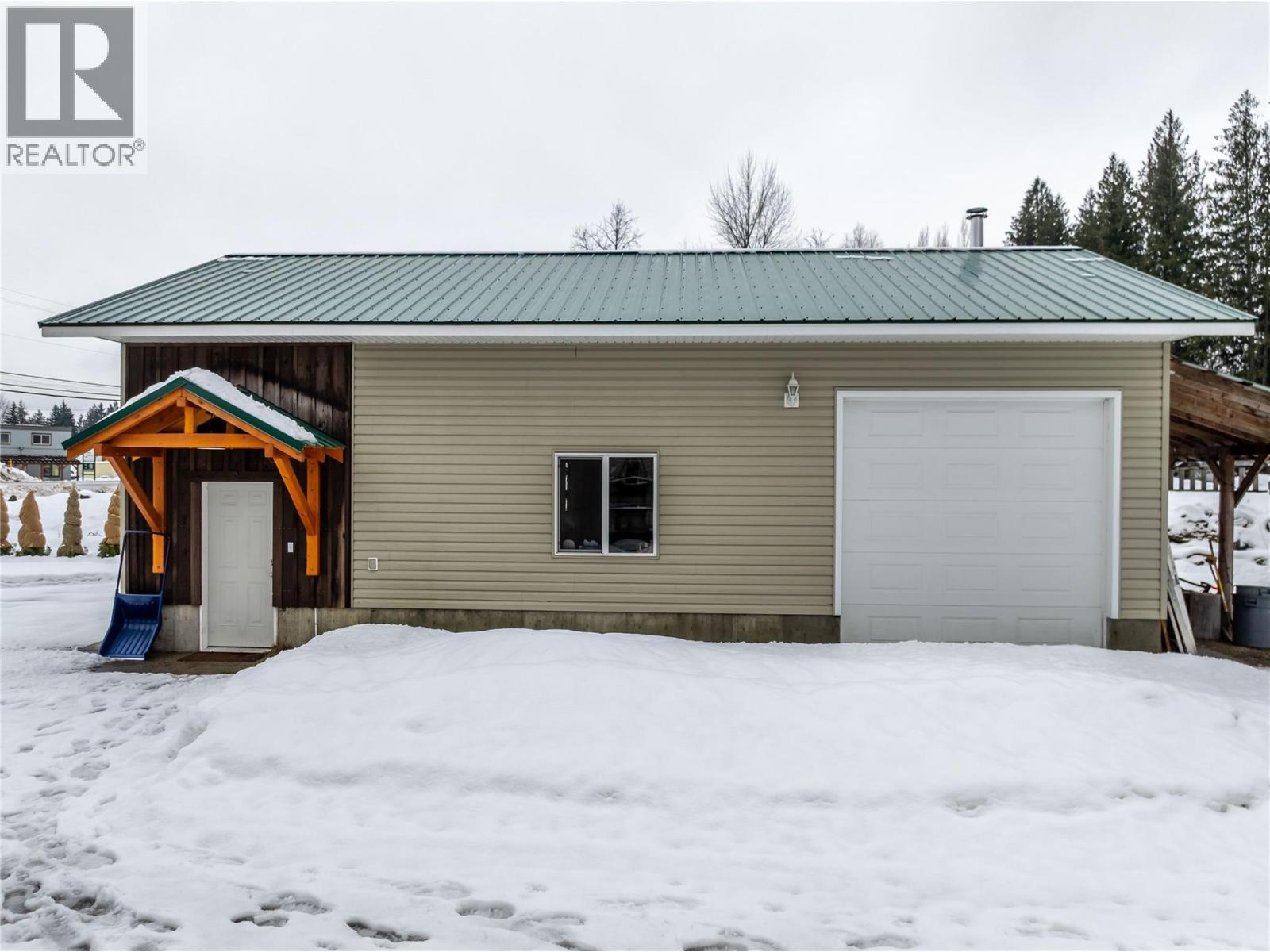 749 Big Eddy Road, Revelstoke