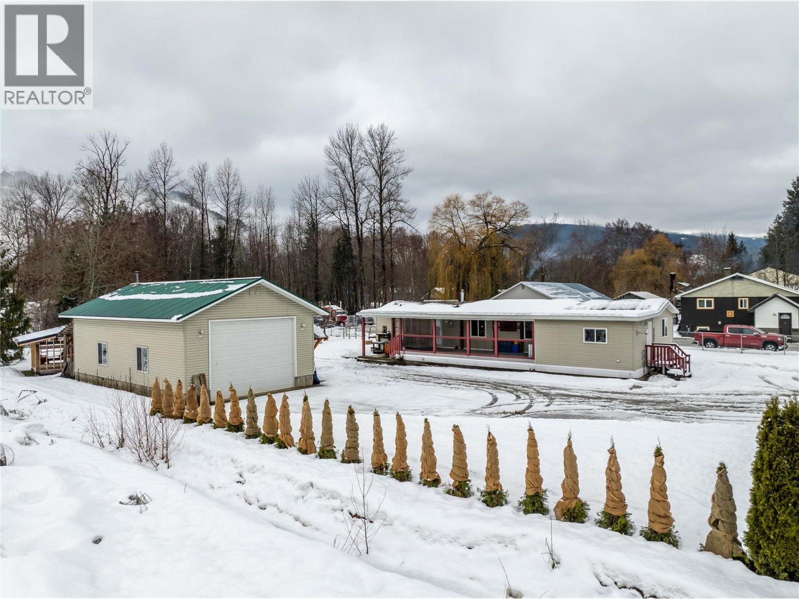 749 Big Eddy Road, Revelstoke