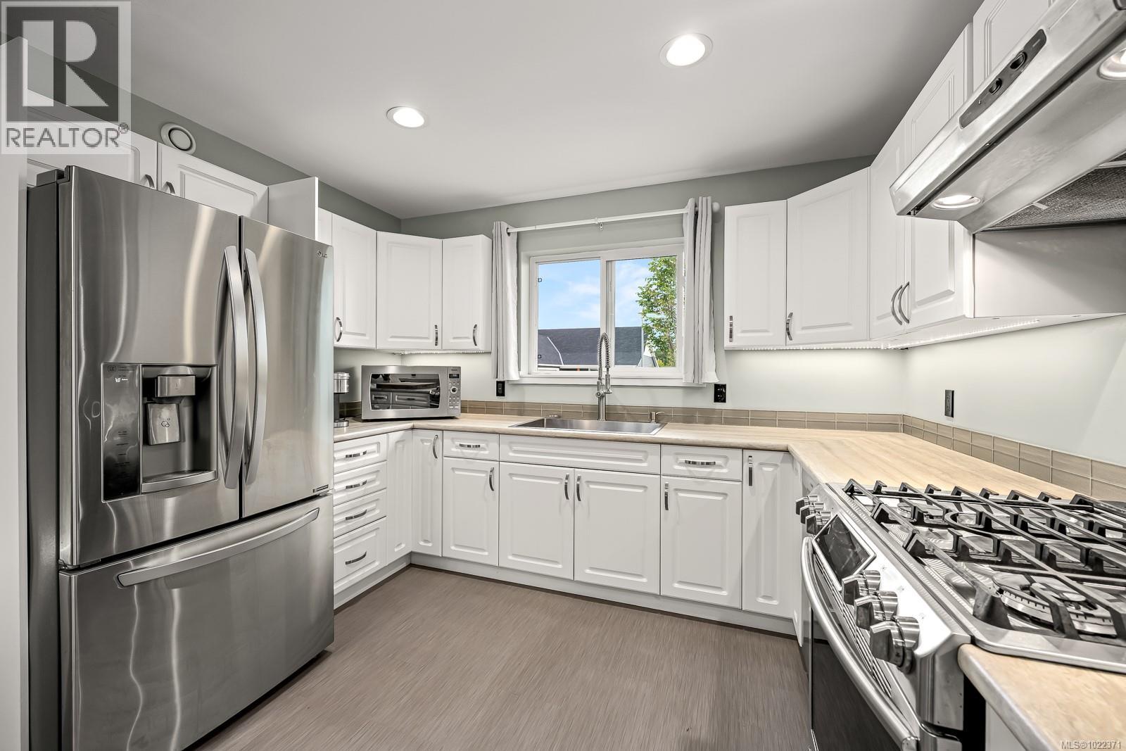 279 Michigan Dr, Campbell River