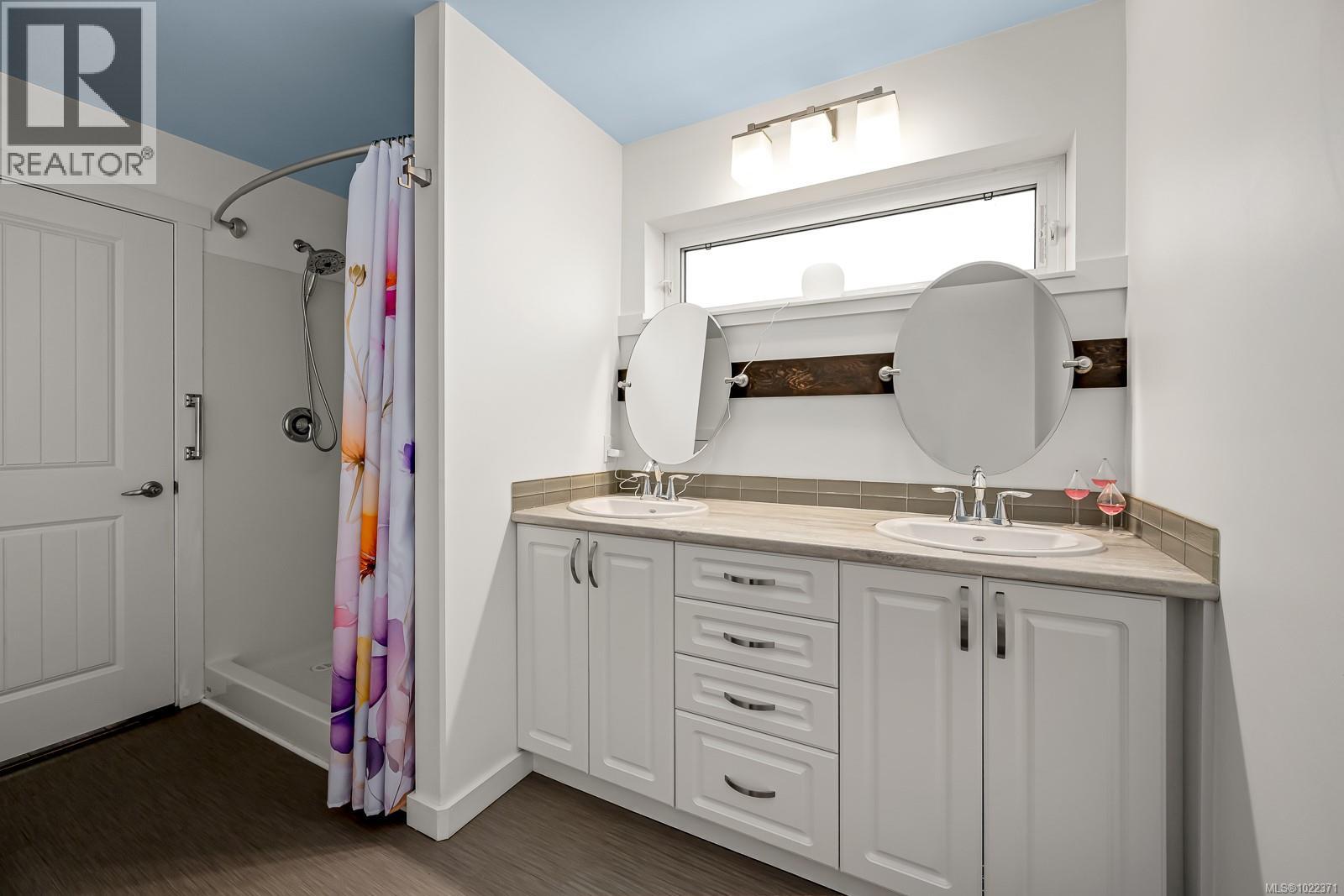 279 Michigan Dr, Campbell River