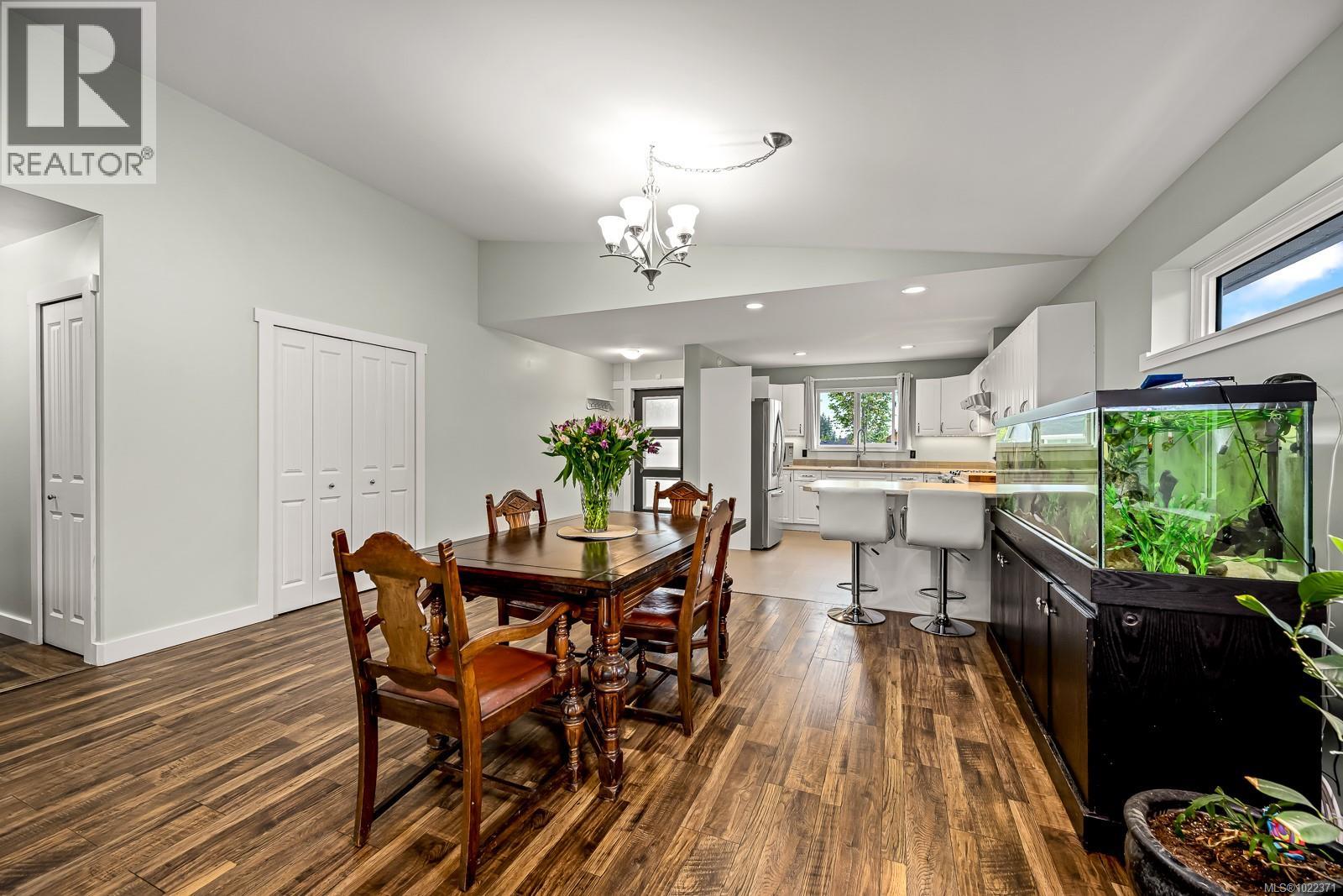 279 Michigan Dr, Campbell River