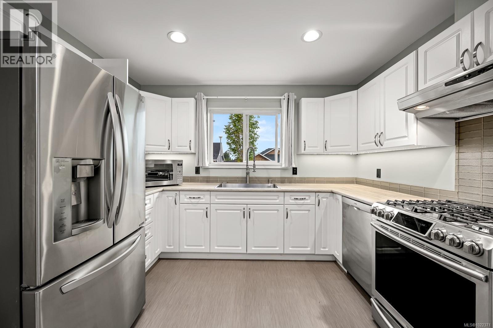 279 Michigan Dr, Campbell River