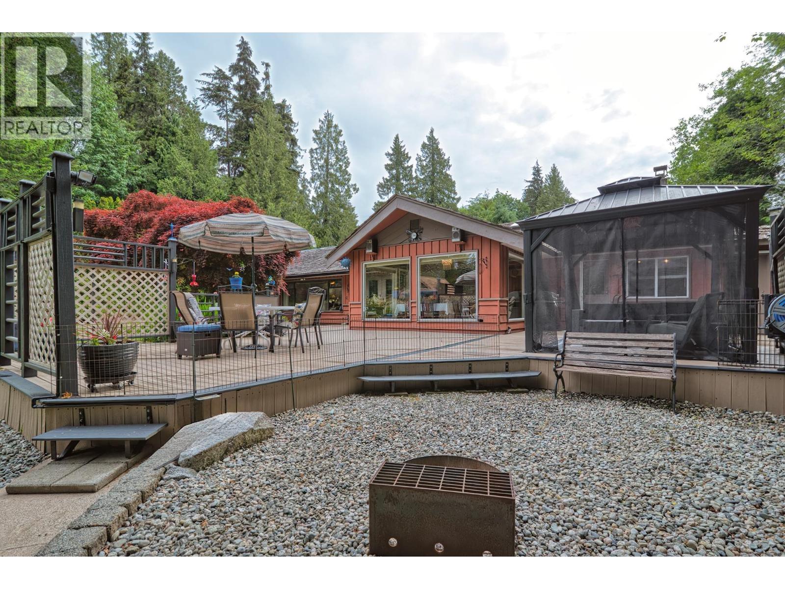 6241 SECHELT INLET ROAD, Sechelt