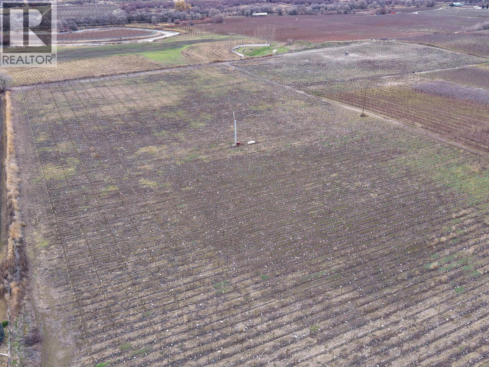 4253 Highway 97 Highway, Oliver