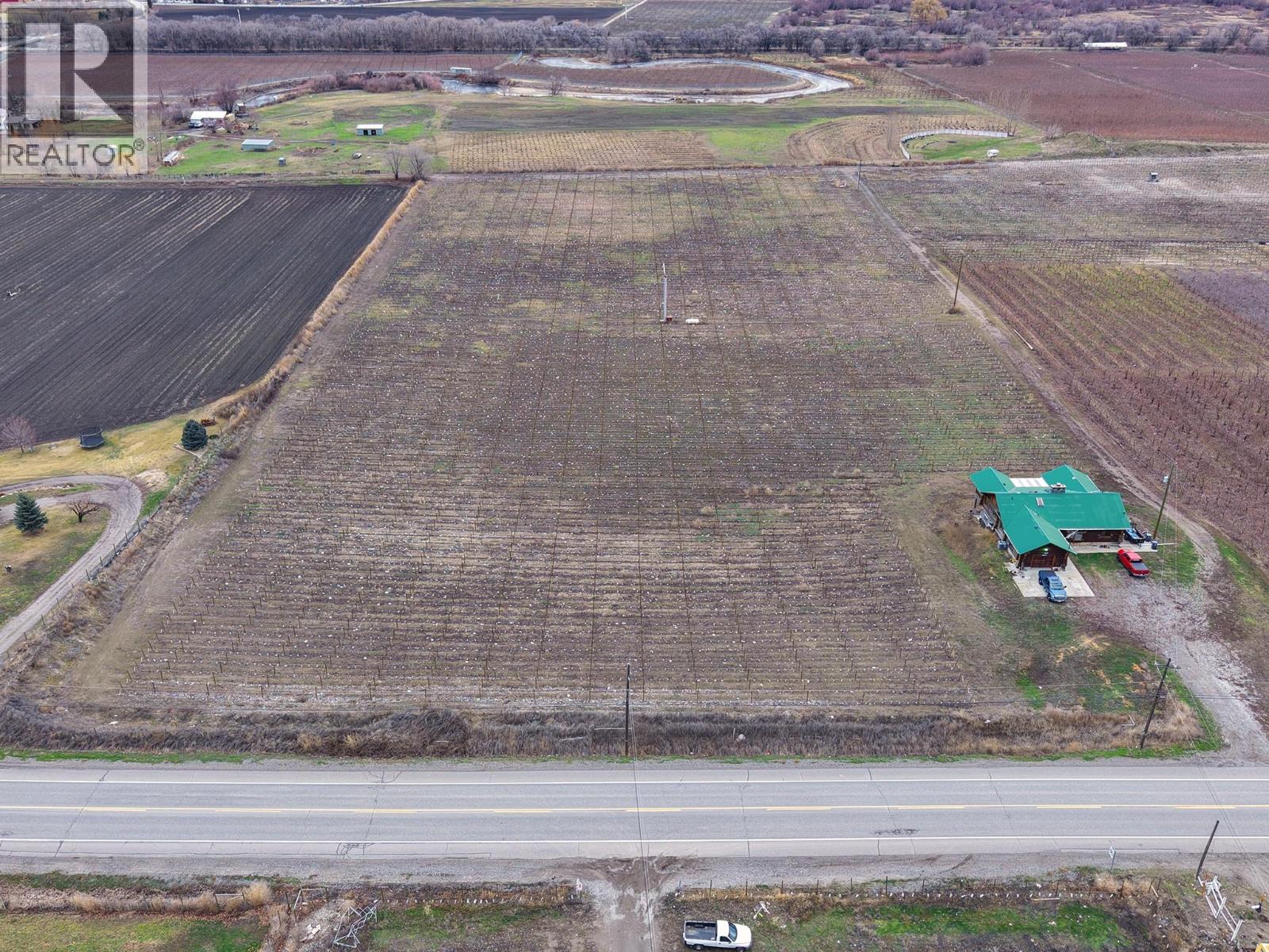 4253 Highway 97 Highway, Oliver