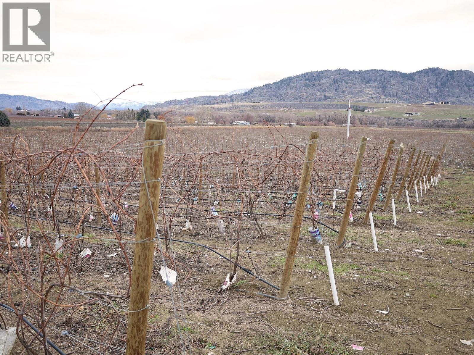 4253 Highway 97 Highway, Oliver