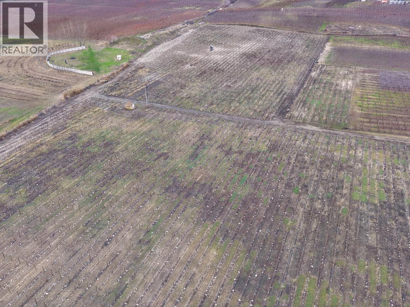 4253 Highway 97 Highway, Oliver