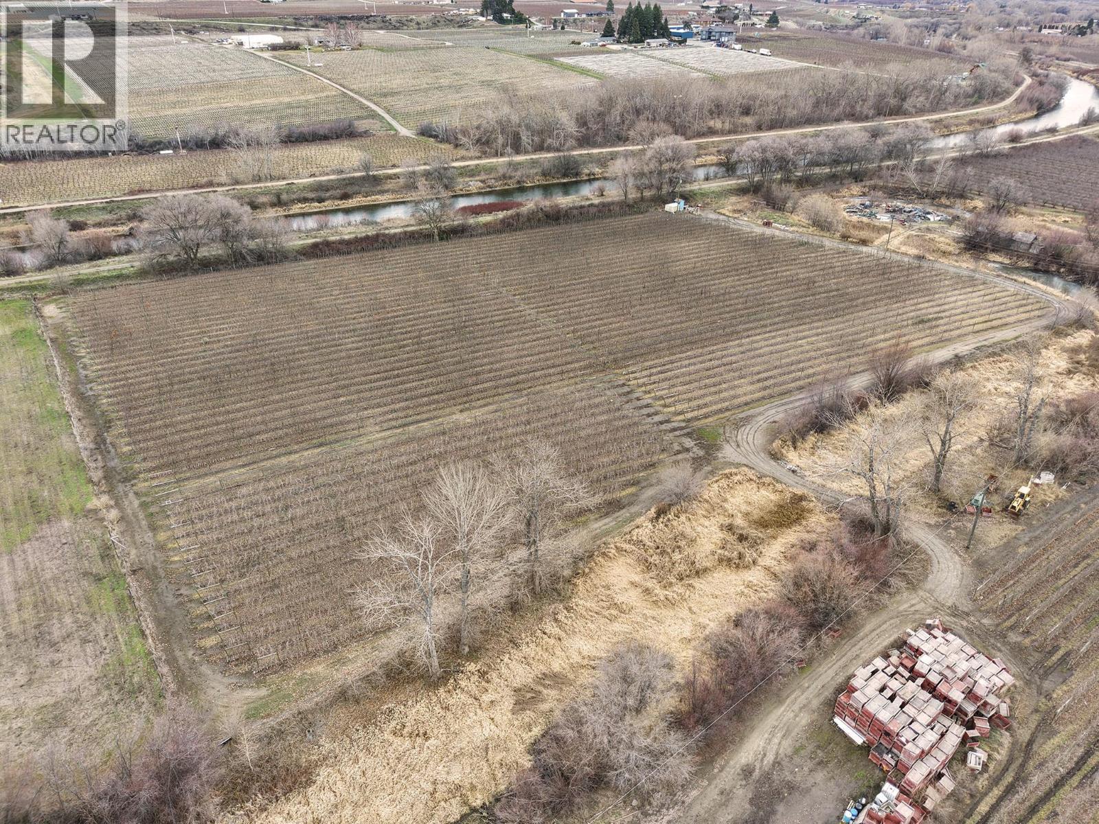  301 Road 12 Road, Oliver