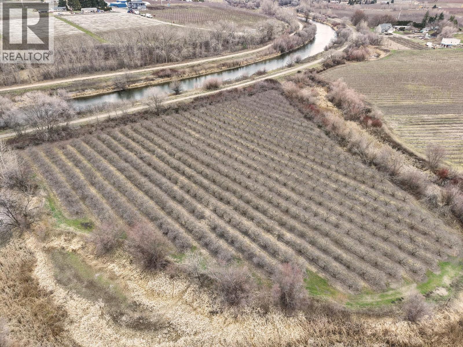  301 Road 12 Road, Oliver