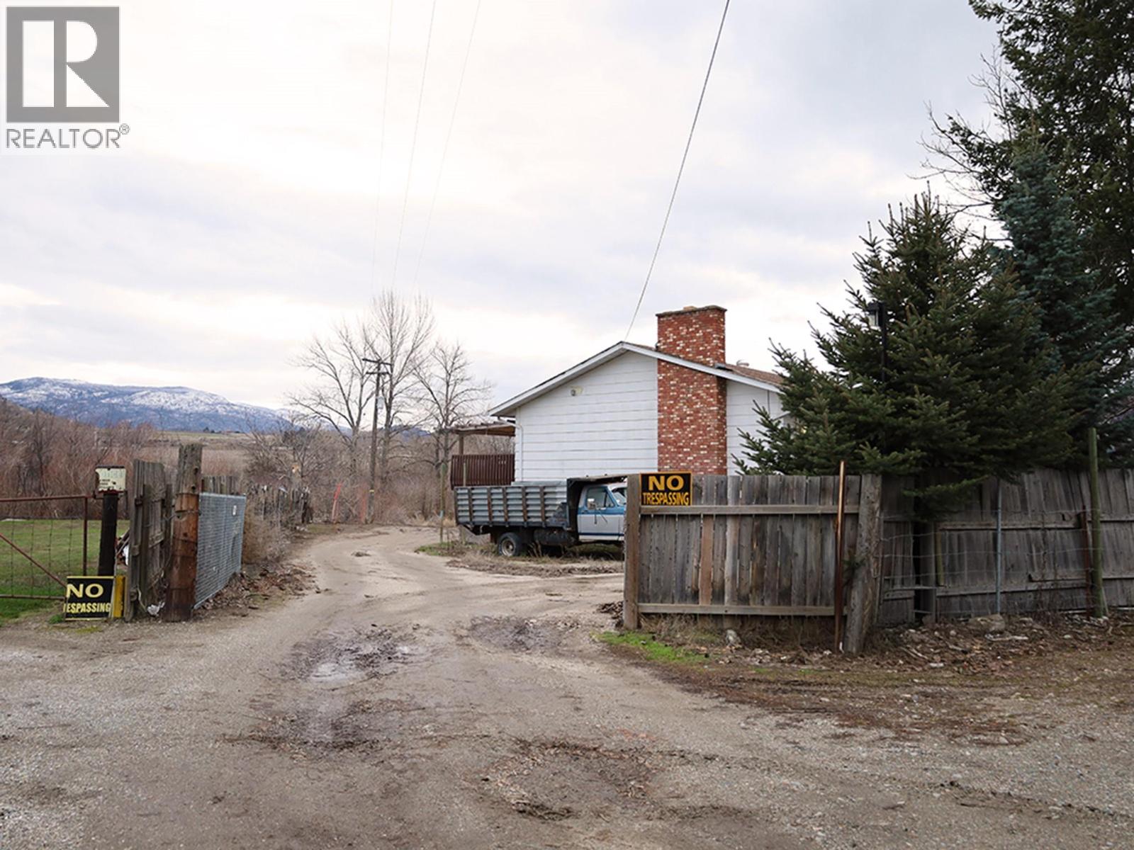  301 Road 12 Road, Oliver