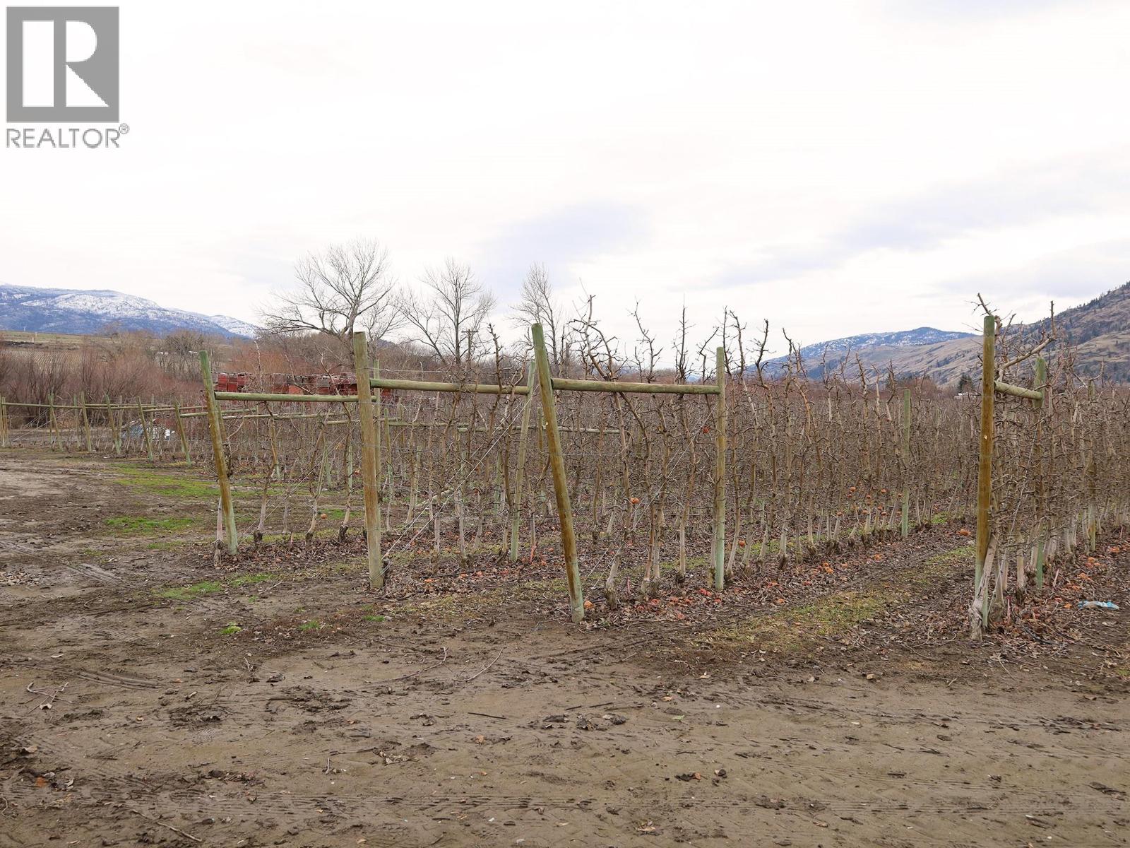  301 Road 12 Road, Oliver