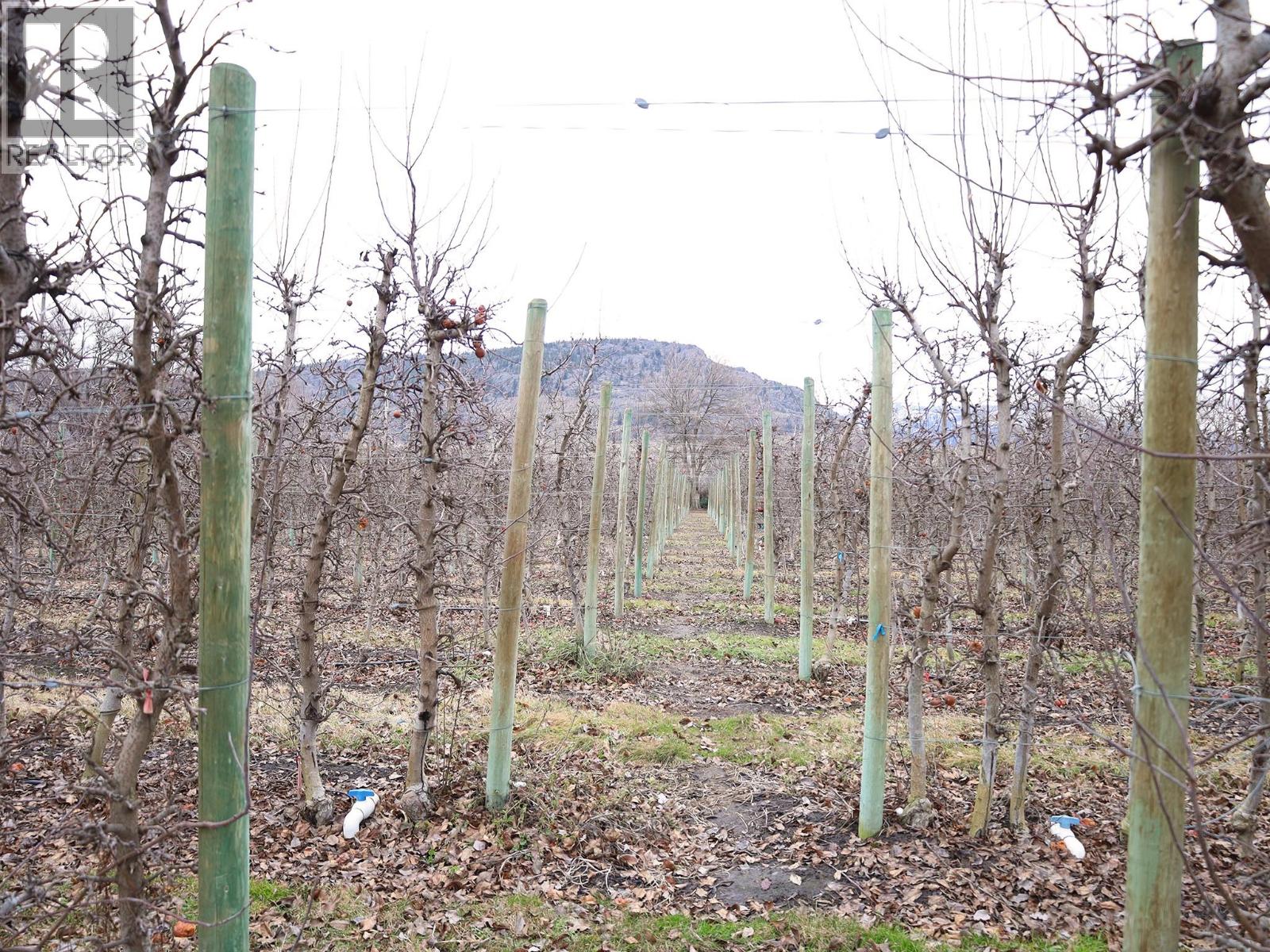  301 Road 12 Road, Oliver