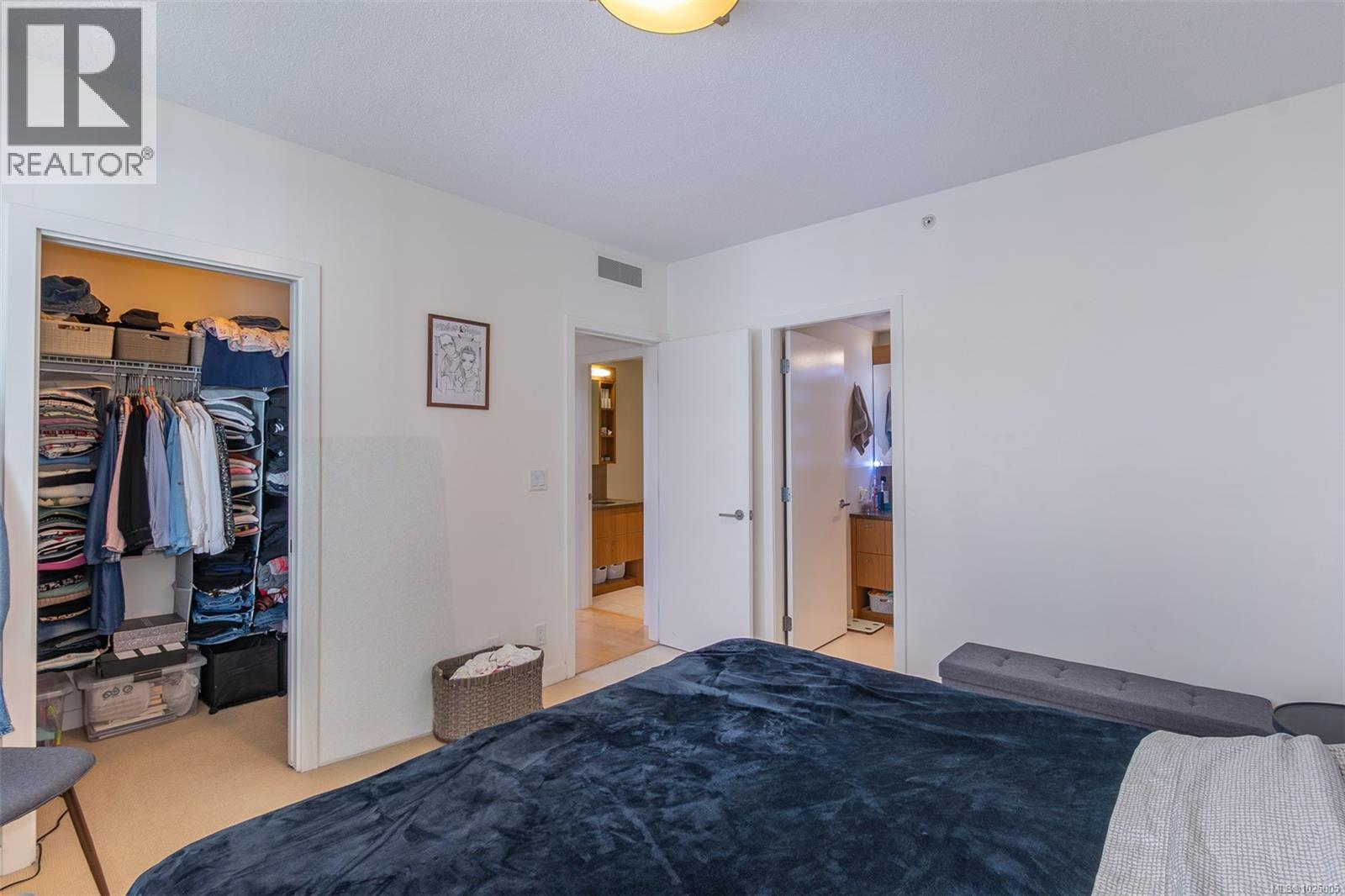 501 608 Broughton Street, Victoria