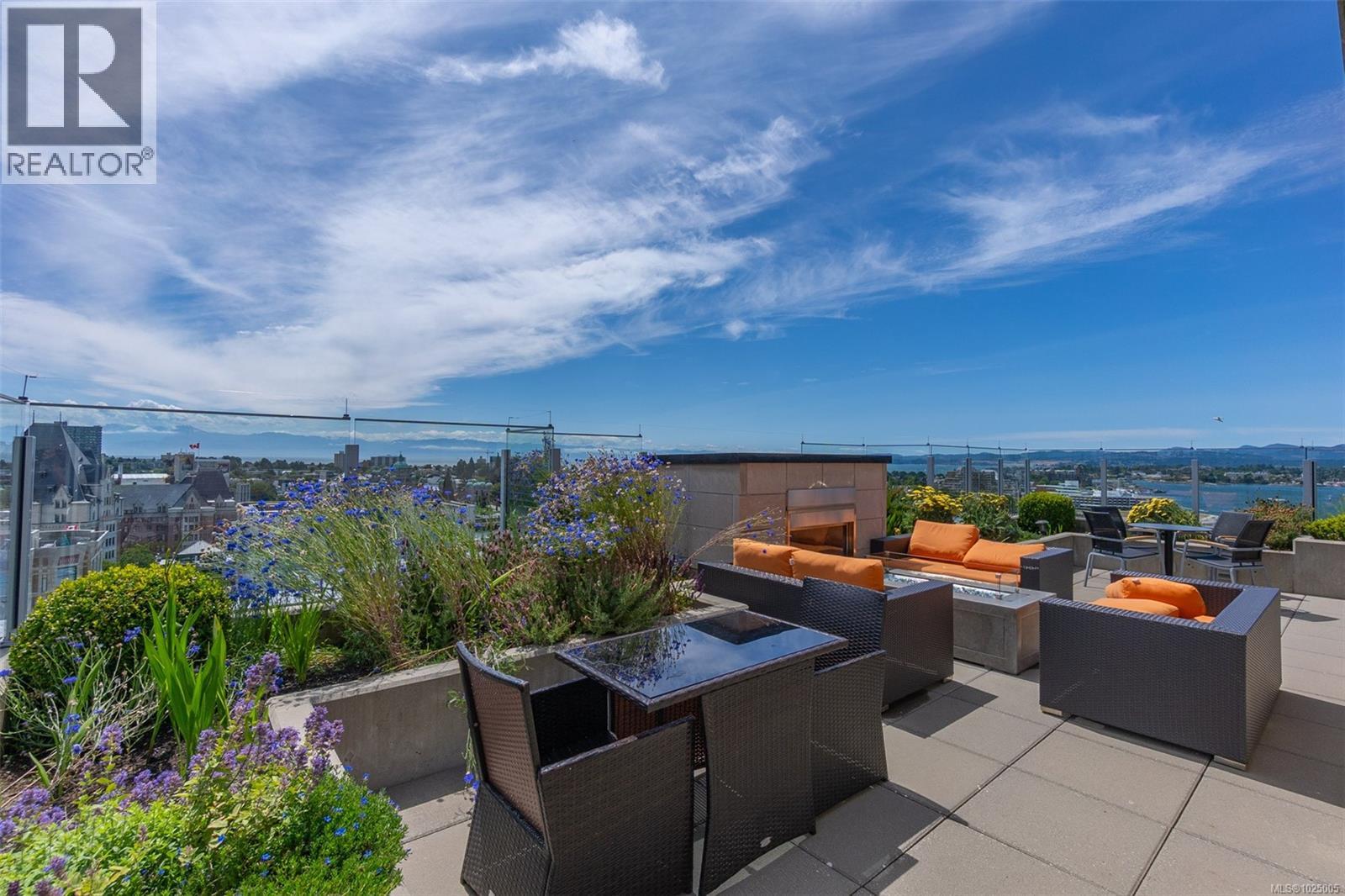 501 608 Broughton Street, Victoria