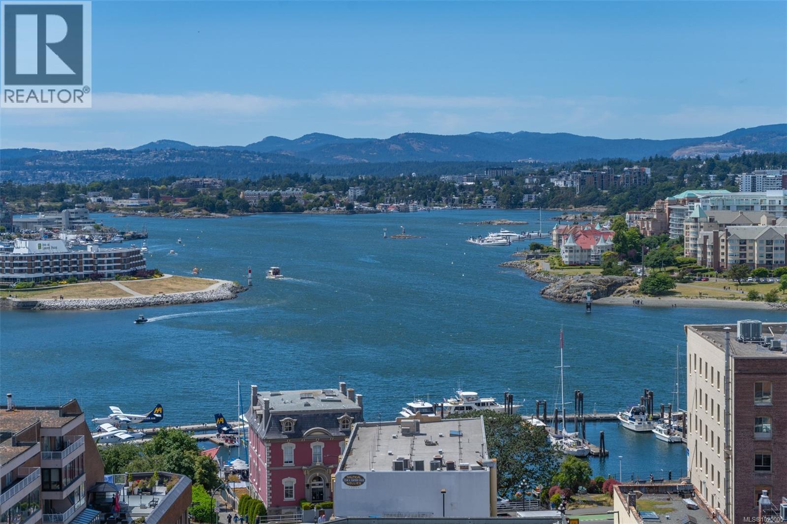 501 608 Broughton Street, Victoria