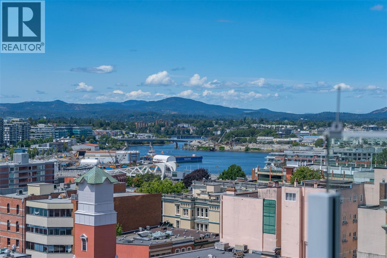 501 608 Broughton Street, Victoria