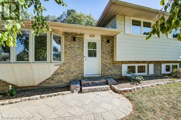 659 GLADSTONE Drive - Photo 4 of 47, Woodstock, Ontario