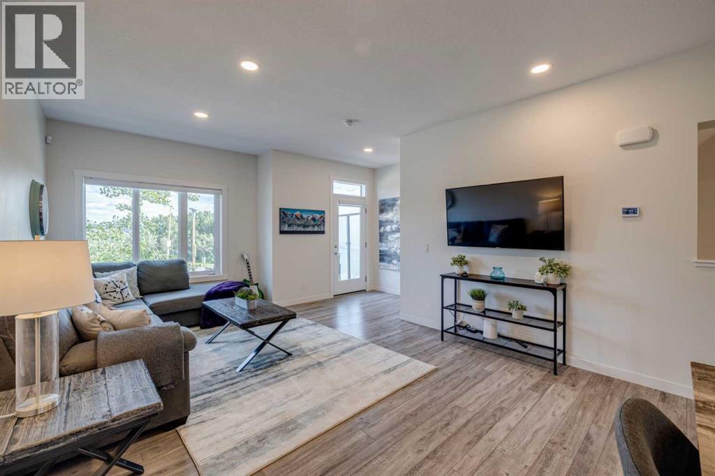 Single Family House for Sale in  Greenbriar Common NW Greenwood/Greenbriar Calgary 