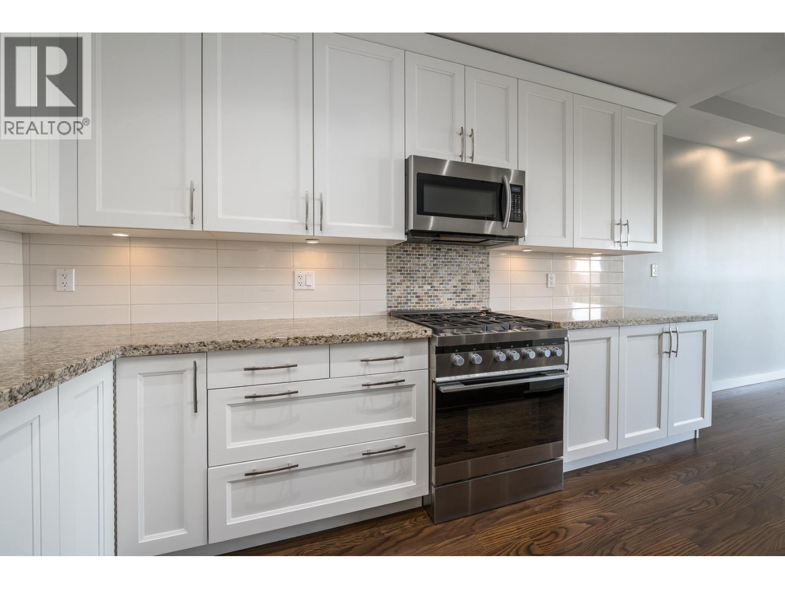 #210-5099 SPRINGS Boulevard, Tsawwassen