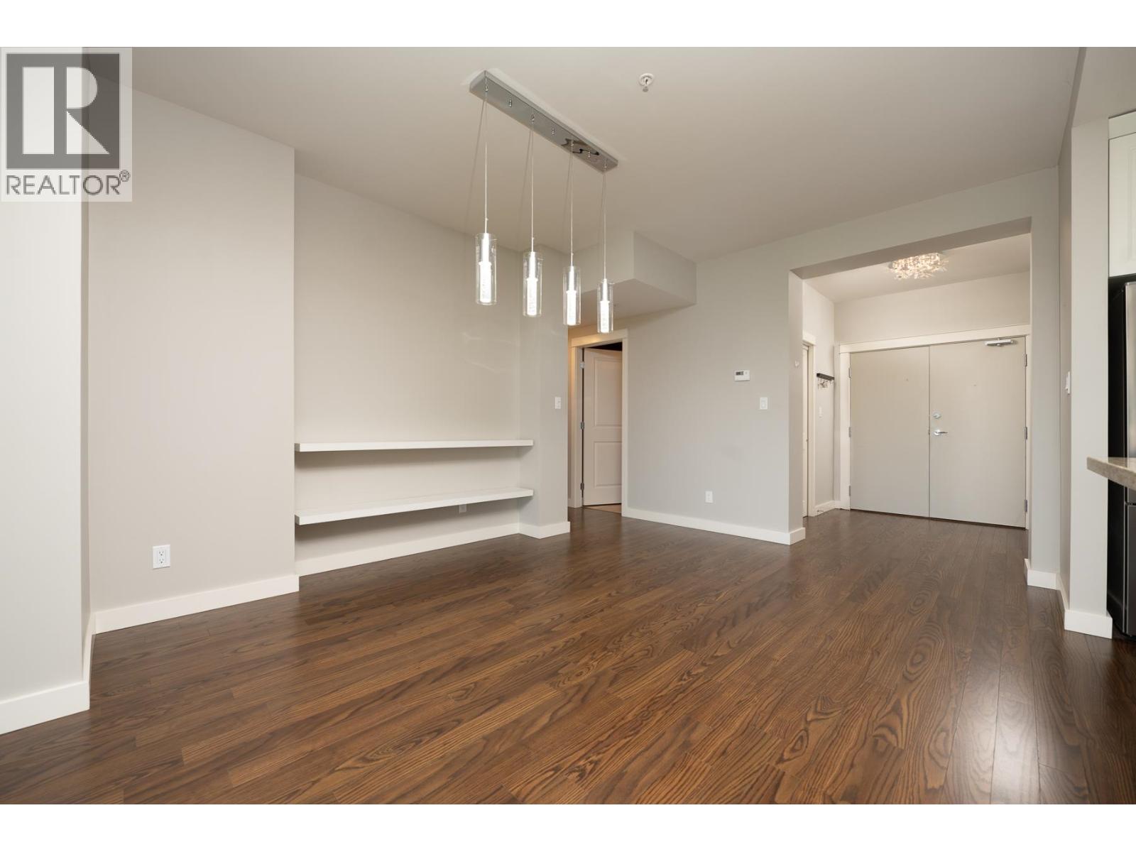 #210-5099 SPRINGS Boulevard, Tsawwassen