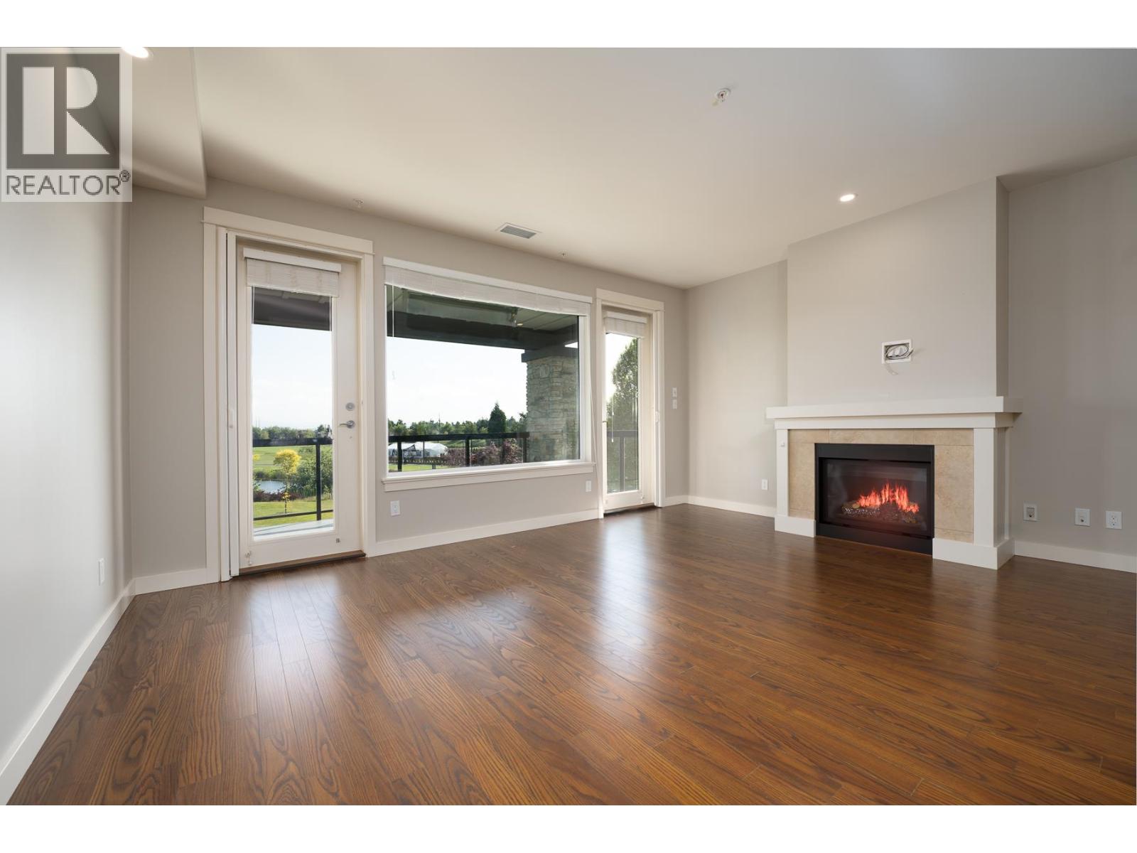 #210-5099 SPRINGS Boulevard, Tsawwassen