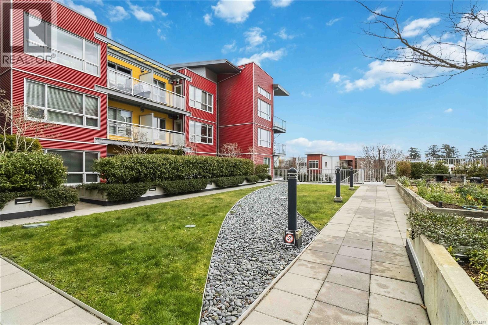 304 787 Tyee Road, Victoria