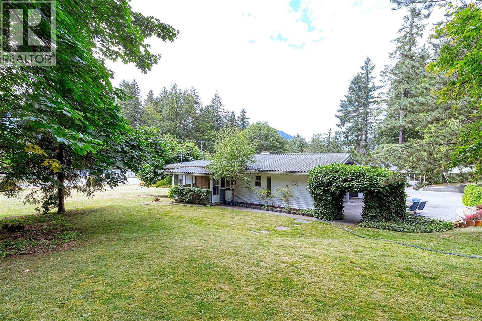 7155 &B7155 Bell McKInnon Rd, Duncan