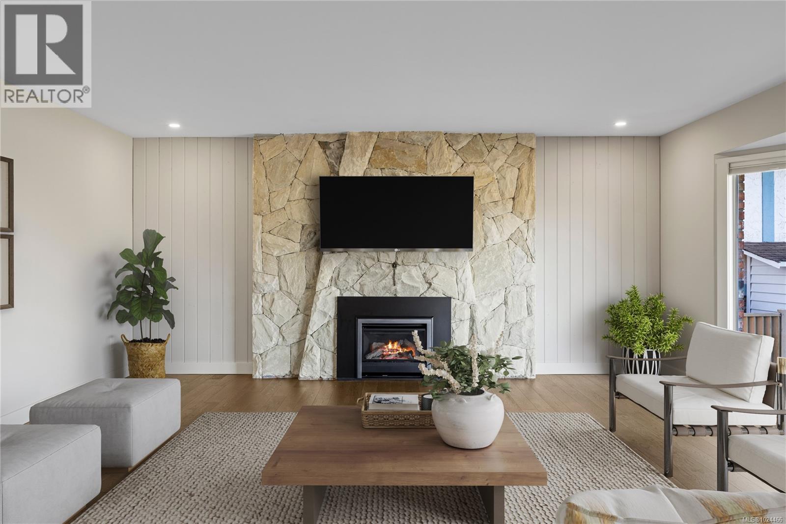 245 Elizabeth Ave, Qualicum Beach