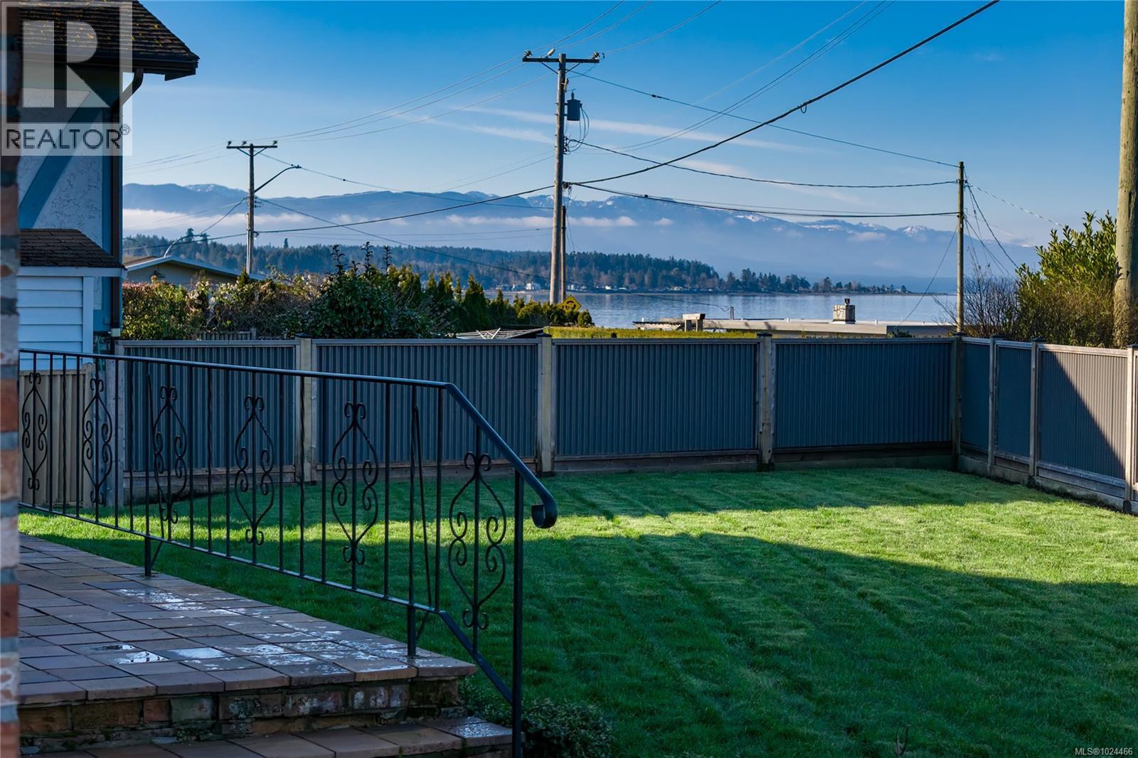 245 Elizabeth Ave, Qualicum Beach