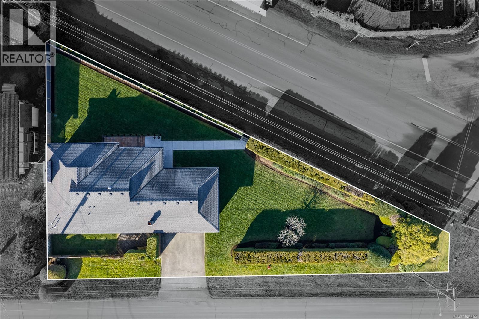 245 Elizabeth Ave, Qualicum Beach