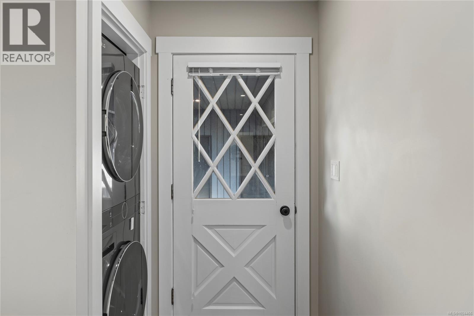 245 Elizabeth Ave, Qualicum Beach