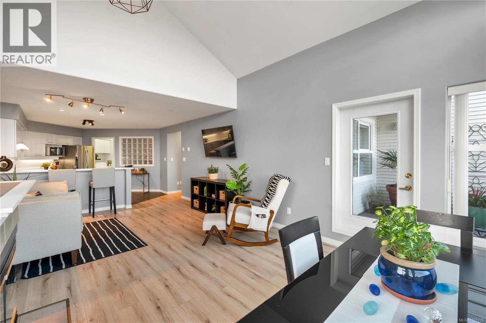 407 350 Island Hwy S, Campbell River