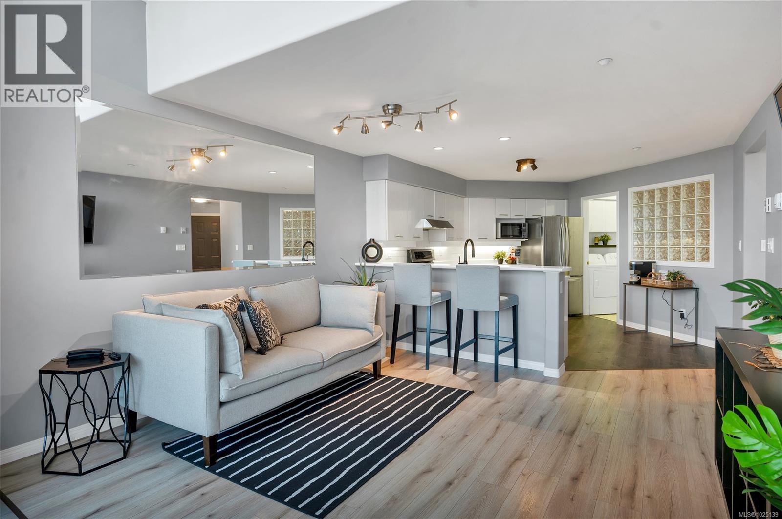 407 350 Island Hwy S, Campbell River