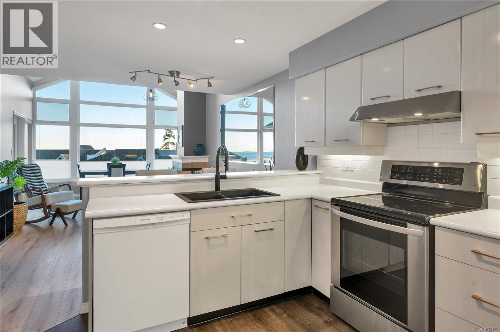 407 350 Island Hwy S, Campbell River