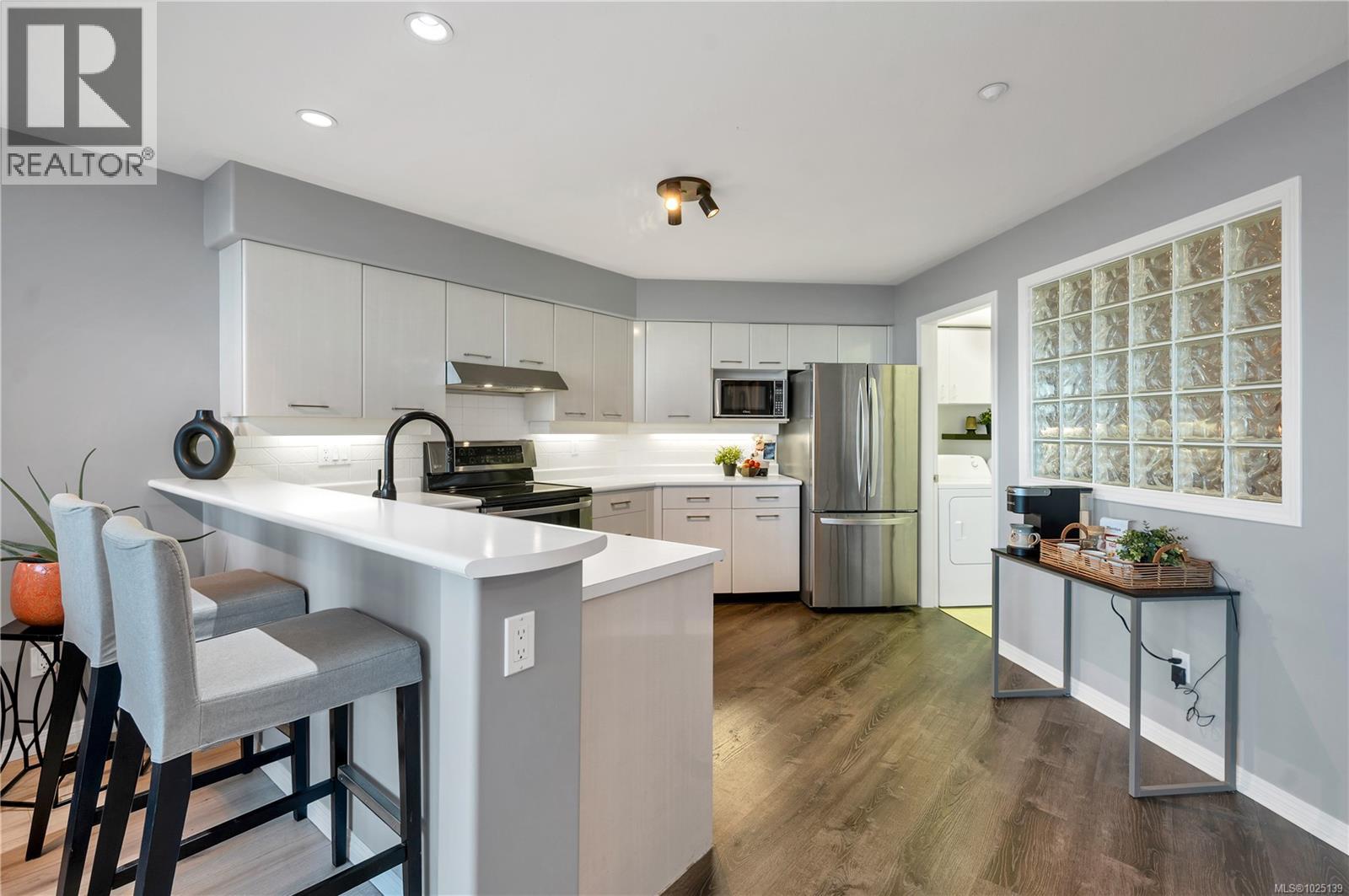 407 350 Island Hwy S, Campbell River