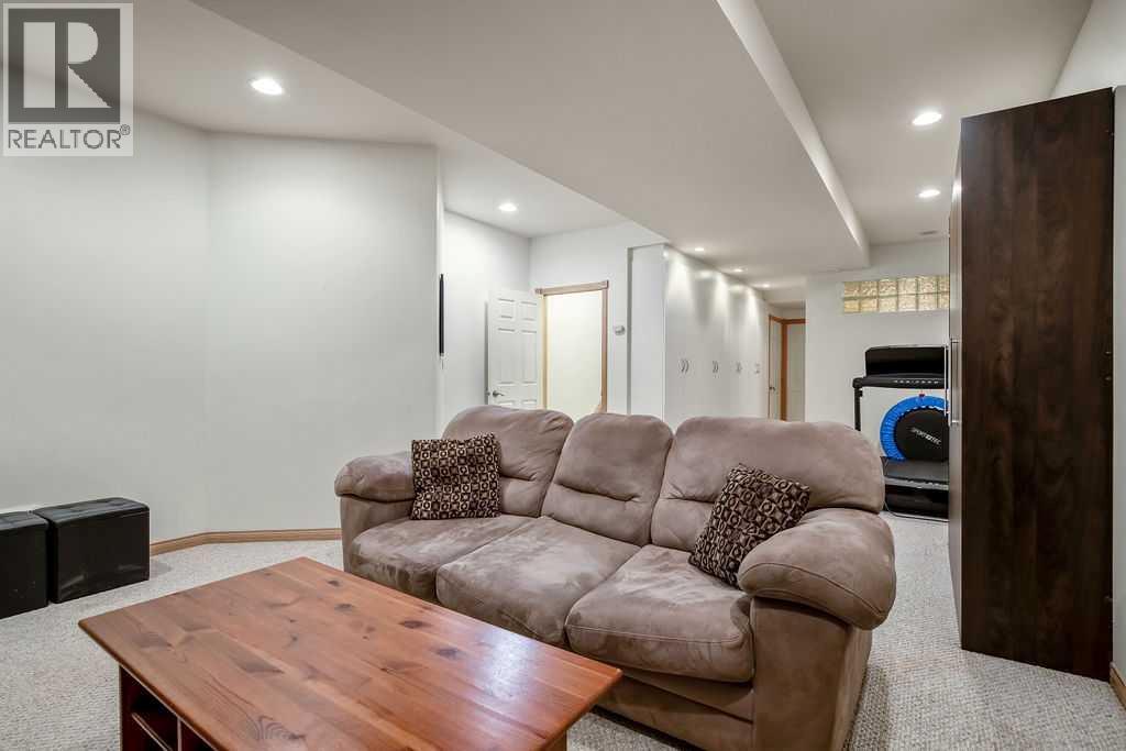 Single Family House for Sale in   Avenue SW Erlton Calgary 