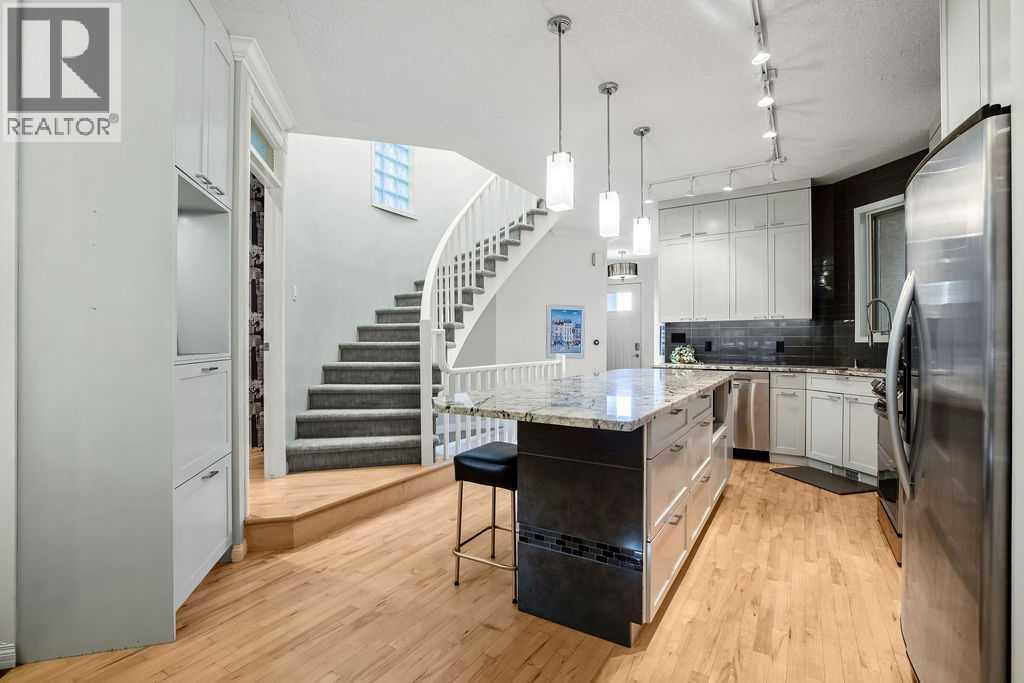 Single Family House for Sale in   Avenue SW Erlton Calgary 