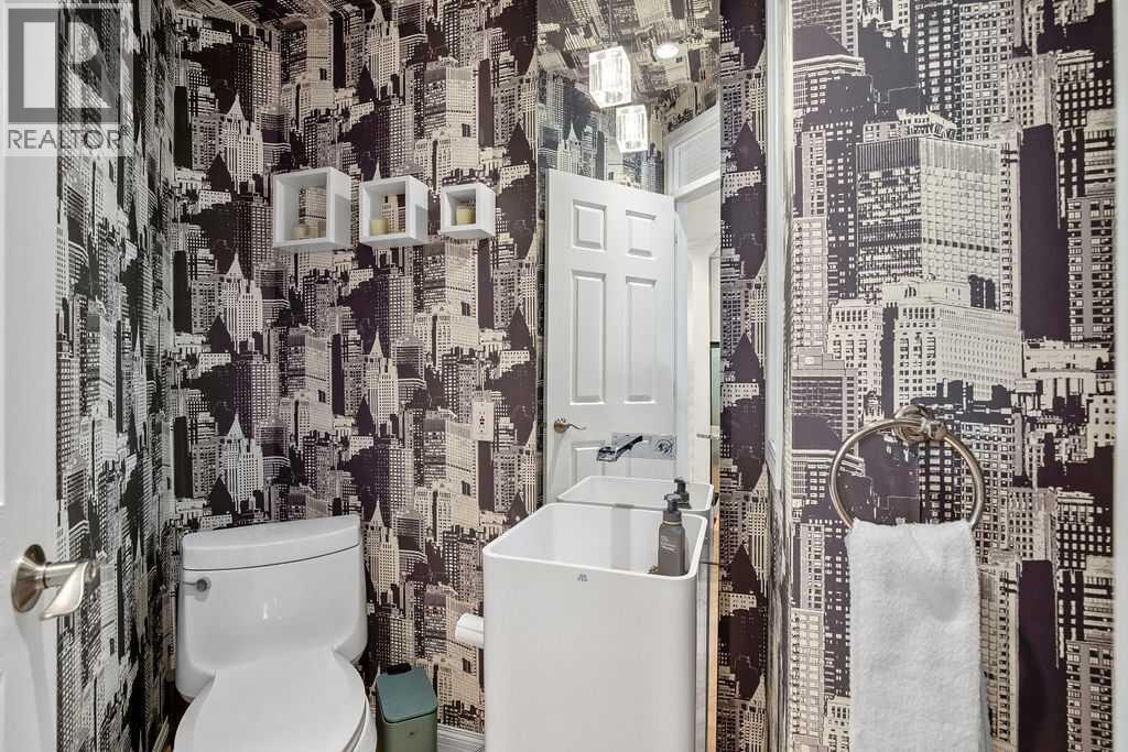 Single Family House for Sale in   Avenue SW Erlton Calgary 