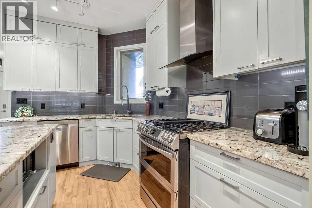 Single Family House for Sale in   Avenue SW Erlton Calgary 