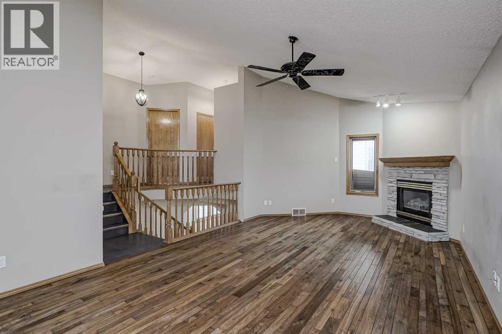 Single Family House for Sale in  Douglas Glen Court SE Douglasdale/Glen Calgary 