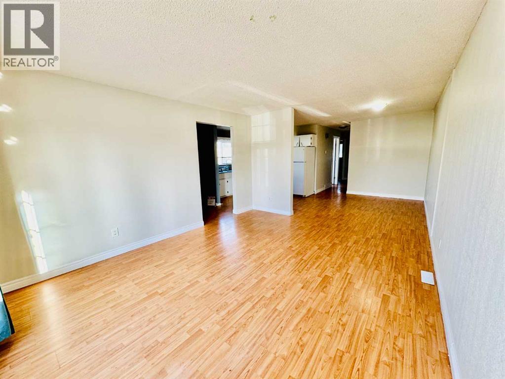 203 PENBROOKE CLOSE SE - 4