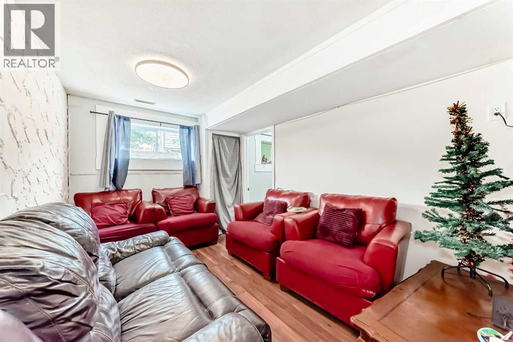 203 PENBROOKE CLOSE SE - 10